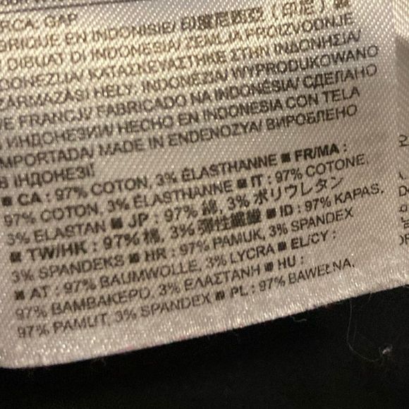 GAP Black Pleated Skirt Size 0. Too long on me. - Picture 5 of 5